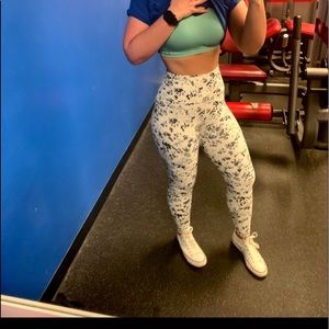 Perfect condition patterned leggings